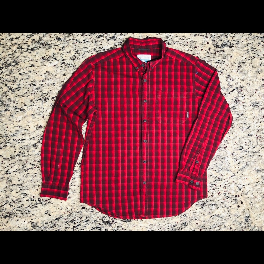 Columbia Mens button down. Size Medium.